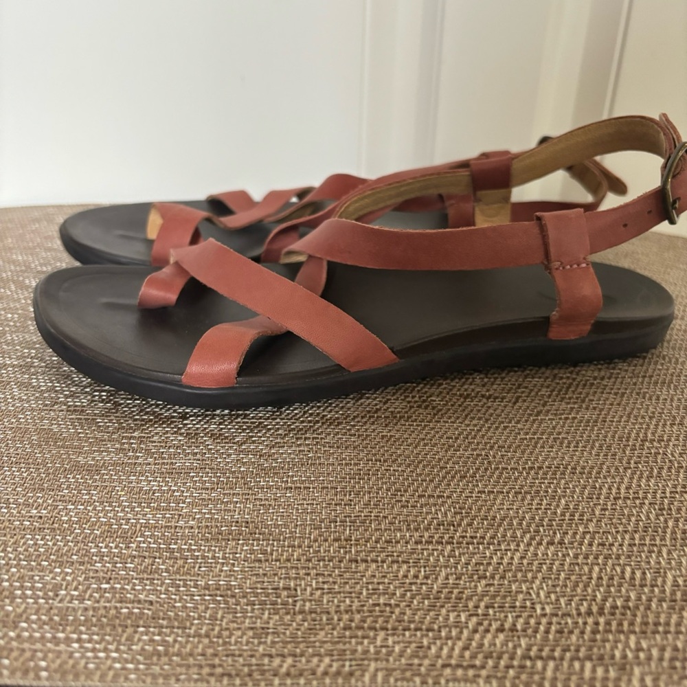 Women's Strappy Sandals in Brown